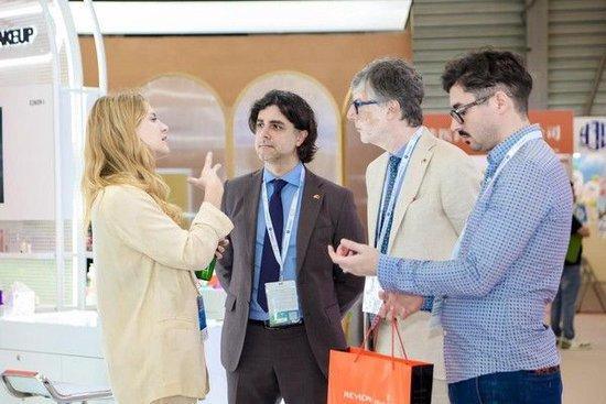 开云网站：“BloomofItalianBeauty”-意大利展团在CBE2024上海美博会上绽放光彩(图2)