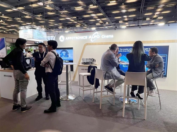 开云网站：领航行业绿色发展光峰科技荣膺“绿色先锋企业”称号(图2)