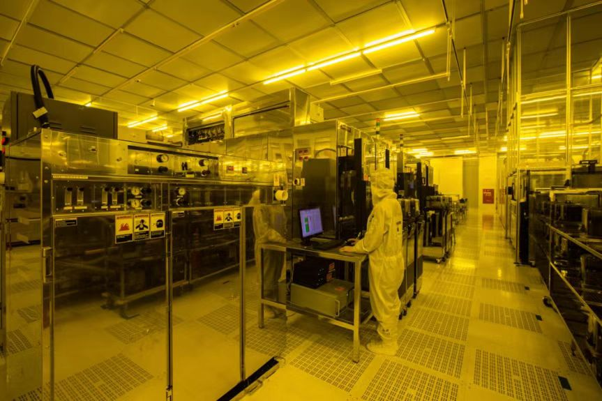 开云网站：【战新产业“百大工程”】中国电科打造可信供应链助力中国“芯”驱动车(图1)