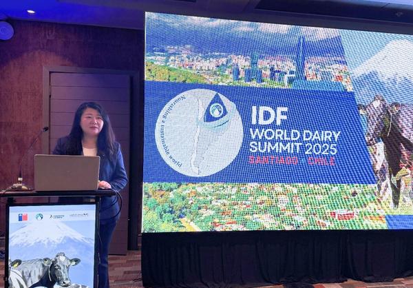 Kaiyun中国:2025世界乳业峰会:蒙牛全球液态奶首座“灯塔工厂”受热议树立全球数智化转型标杆(图1)