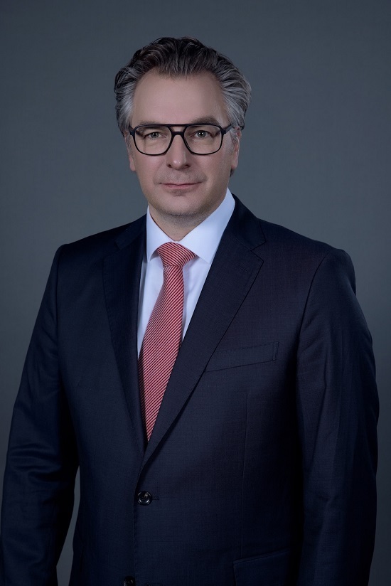 Kaiyun中国：梅赛德斯-奔驰佟欧福：以终为始同赴“零排放”商责并举共建“美丽中国”(图3)