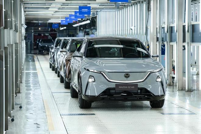 开云网站:长安马自达EZ-60登陆“第一发布”新能源全球车标准引行业关注(图3)