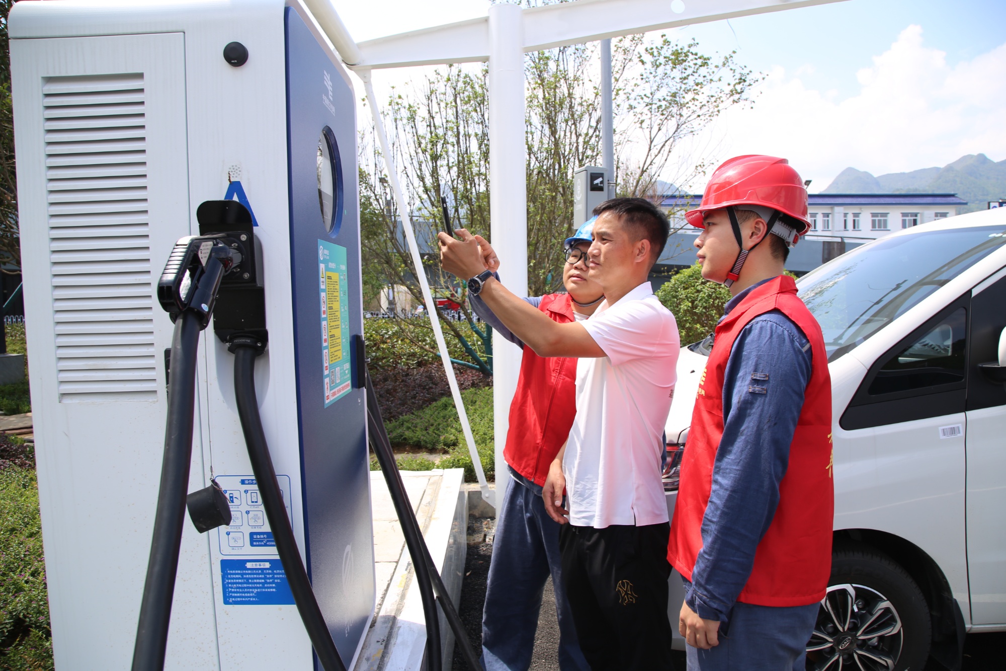 Kaiyun中国：南方电网贵州都匀供电局：电力赋能绿美荔波(图2)