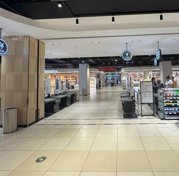 开云网站：员工曝宇树对外标榜弹性双休内部却是另一套规则非常卷；永辉喊话山姆不要让供应商二选一业内人士称他们在躲永辉；傅盛开撕周鸿祎(图2)